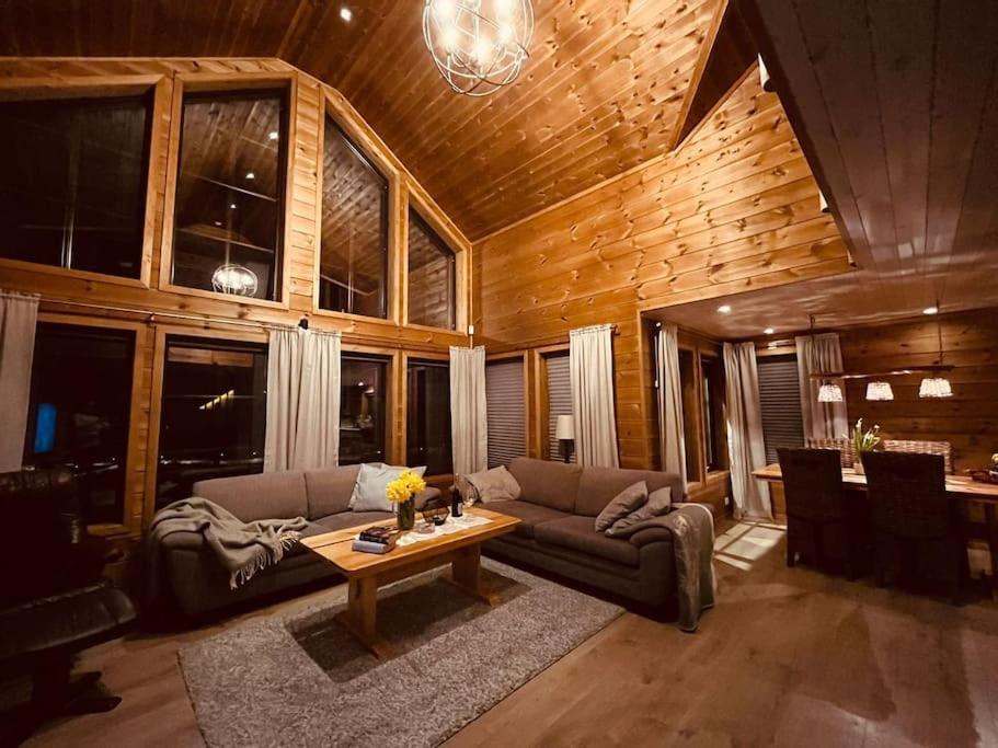 Cabin In Beautiful Surroundings At Harpefossen Nordfjordeid Exterior photo
