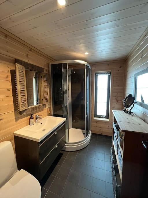 Cabin In Beautiful Surroundings At Harpefossen Nordfjordeid Exterior photo