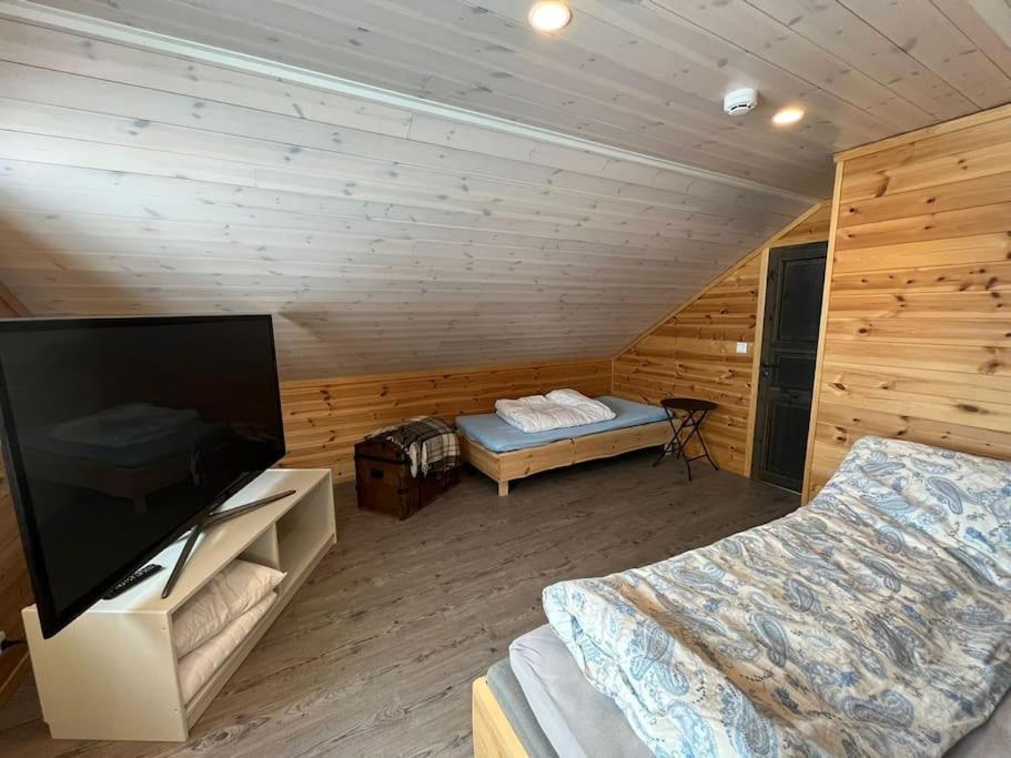 Cabin In Beautiful Surroundings At Harpefossen Nordfjordeid Exterior photo